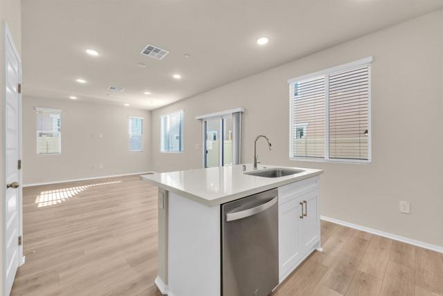 Detail Gallery Image 12 of 28 For 28381 via Solero, Temecula,  CA 92591 - 3 Beds | 2/1 Baths