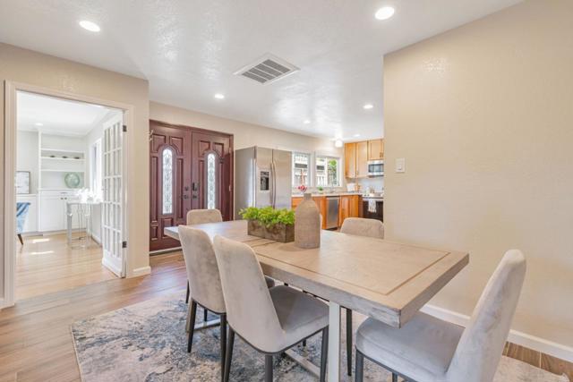 3135 Alameda De Las Pulgas, Menlo Park CA: https://media.crmls.org/mediaz/e770ac92-1003-4808-ae87-54485c9f2c50.jpg