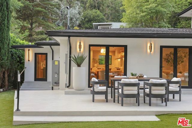 5 Bed Home for Sale in Los Angeles, California