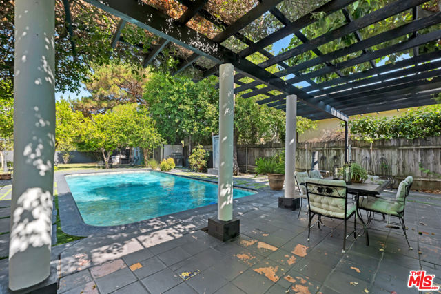 5341 Mecca Avenue, Tarzana CA: https://media.crmls.org/mediaz/e7712c43-e629-4af7-a1fa-3b808d7e46c7.jpg