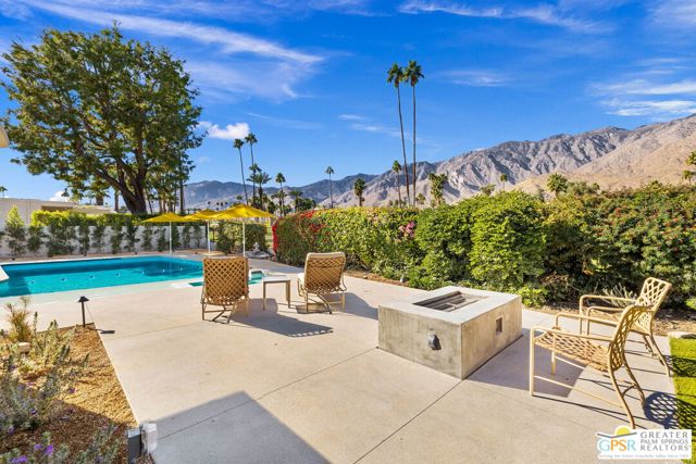 2367 S Yosemite Drive, Palm Springs CA: https://media.crmls.org/mediaz/e771a1ba-93c2-4056-843c-8bdceba48530.jpg