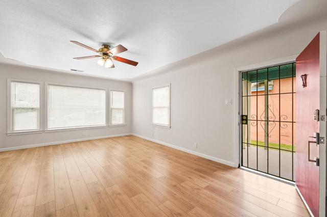 636 W 25th Street, Merced CA: https://media.crmls.org/mediaz/e7720a92-2282-4c9c-837a-27cd4b8252c6.jpg