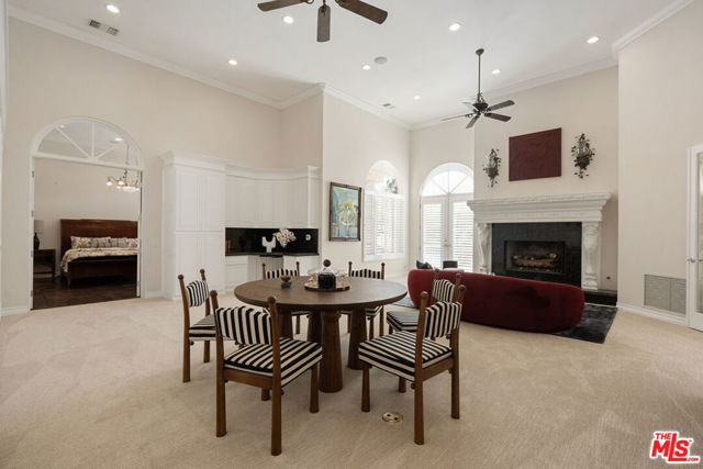 16727 Camino Sierra Del Sur Drive, Rancho Santa Fe CA: https://media.crmls.org/mediaz/e77233a0-1b9c-4eed-8528-24505d006fef.jpg