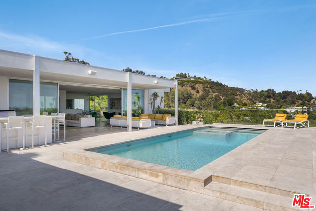 1476 Carla, Beverly Hills CA: https://media.crmls.org/mediaz/e7725e2c-5fd7-430c-ad2e-d7e0af963589.jpg