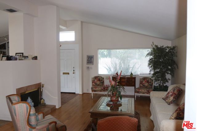 8442 WILBUR Avenue photo 6