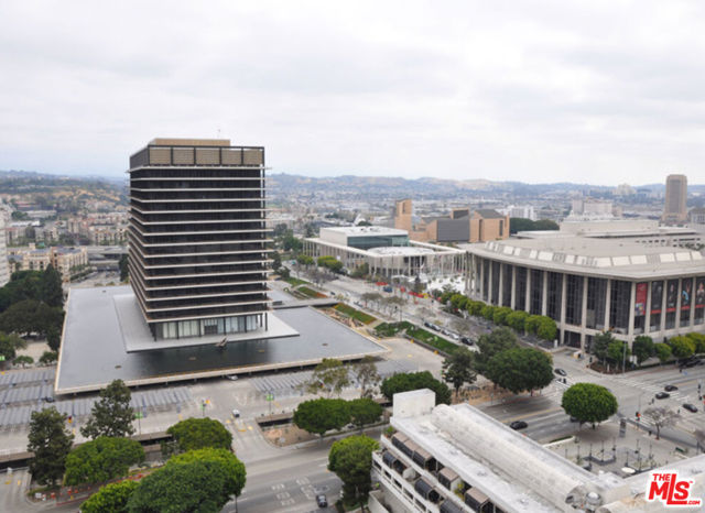 800 W 1ST Street, Los Angeles CA: https://media.crmls.org/mediaz/e773077d-4614-4fcd-99c5-be3cd93ae6a4.jpg