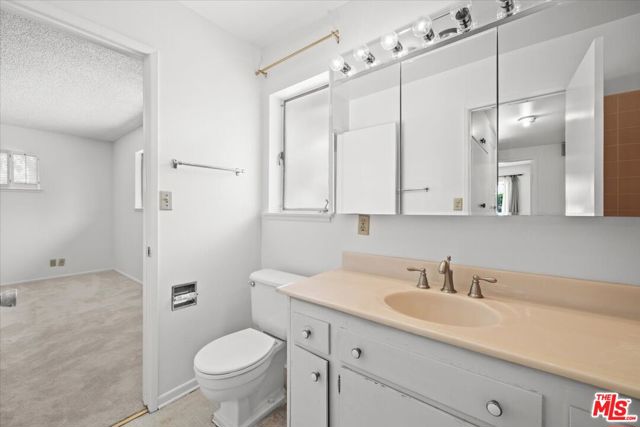 820 N 16th Street, Montebello CA: https://media.crmls.org/mediaz/e77383ac-75c6-4074-ac94-fd4a40388038.jpg