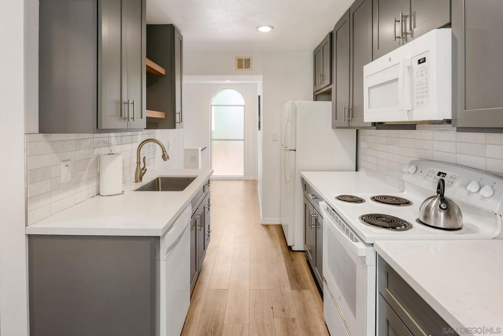4891 Collwood Blvd - photo 15