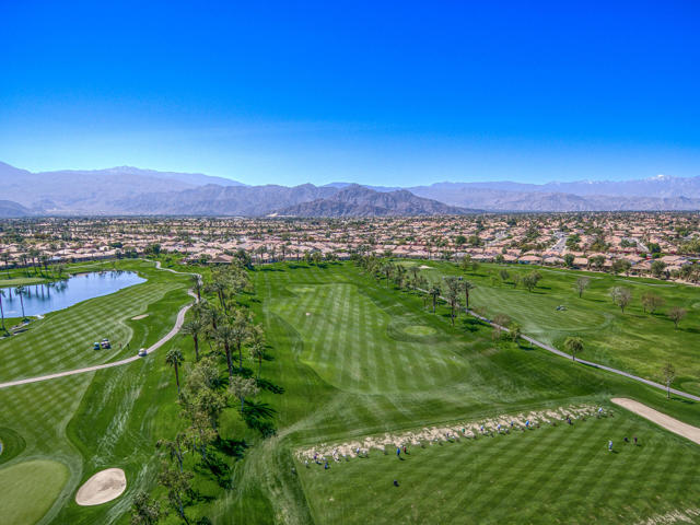 44010 Royal Troon Drive Drive, Indio CA: https://media.crmls.org/mediaz/e773d6b0-9269-4e89-b4e5-7efd982033d0.jpg