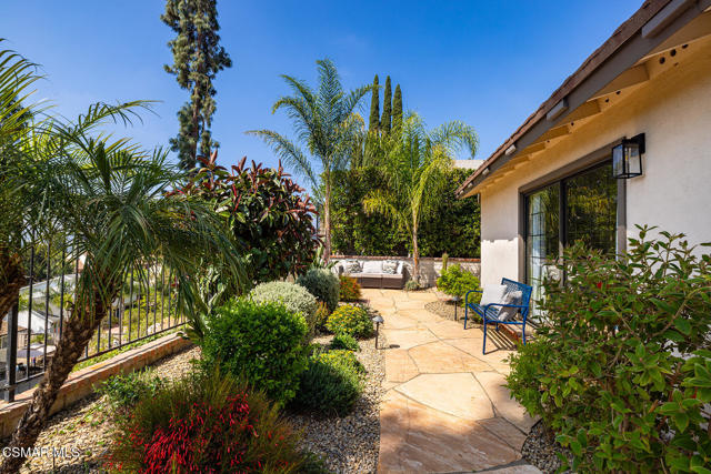 1932 Summer Cloud Drive, Thousand Oaks CA: https://media.crmls.org/mediaz/e774ae16-0ea6-4d0b-97de-3f1bec6e04ef.jpg