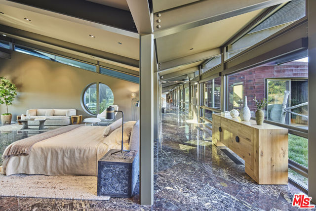 5900 Bonsall Drive, Malibu CA: https://media.crmls.org/mediaz/e7761273-7be1-4eee-9d7d-fb0a2d6b9c09.jpg