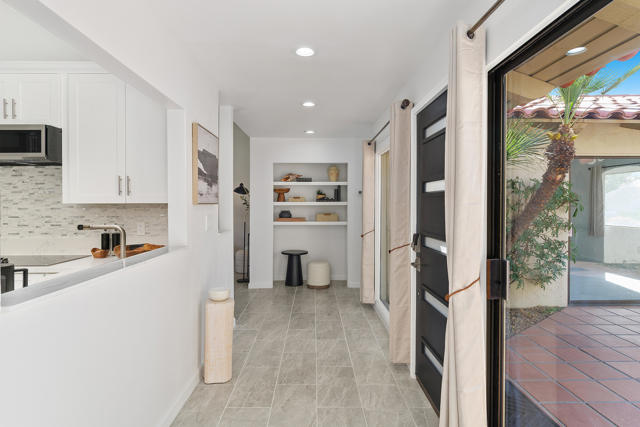 49835 Adelito Drive, La Quinta CA: https://media.crmls.org/mediaz/e7761b13-0da9-45ca-839d-0e6d93da138b.jpg