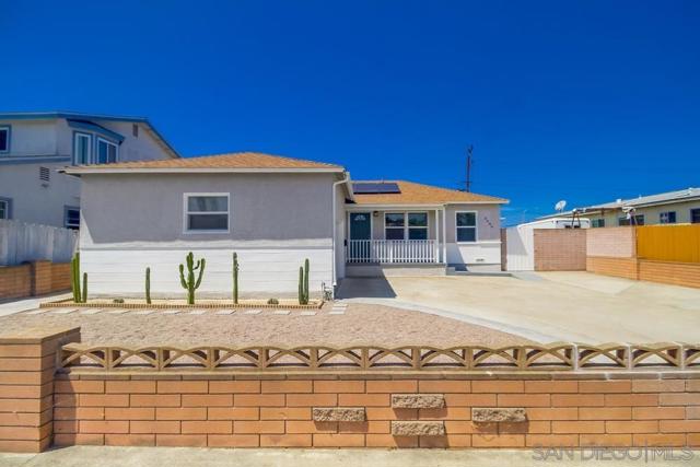3484 Armstrong St, San Diego CA: https://media.crmls.org/mediaz/e776bc64-31a2-4b8f-ac60-f186dba53f3c.jpg