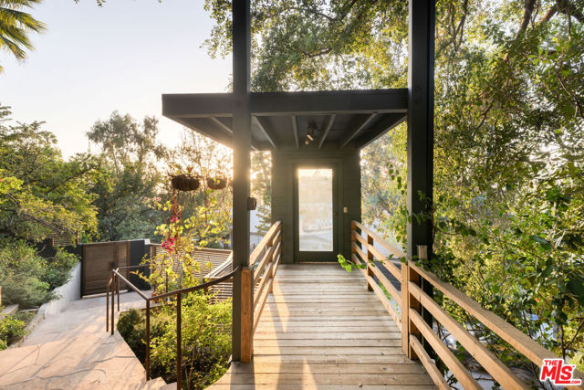 Image 44 of 57 For 2206 Micheltorena Street