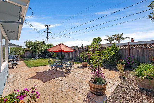 5266 Troy Ave, Fremont CA: https://media.crmls.org/mediaz/e777316f-ae60-4645-a677-428f31947f8d.jpg