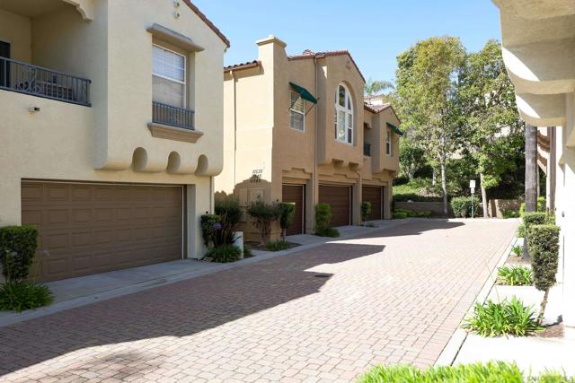 11540 Miro Cir, San Diego CA: https://media.crmls.org/mediaz/e7778810-114e-44df-8d84-159504be3358.jpg