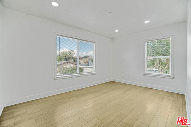 120 N Avenue 25, Los Angeles CA: https://media.crmls.org/mediaz/e77791e6-3313-4577-956e-02761499a71c.jpg