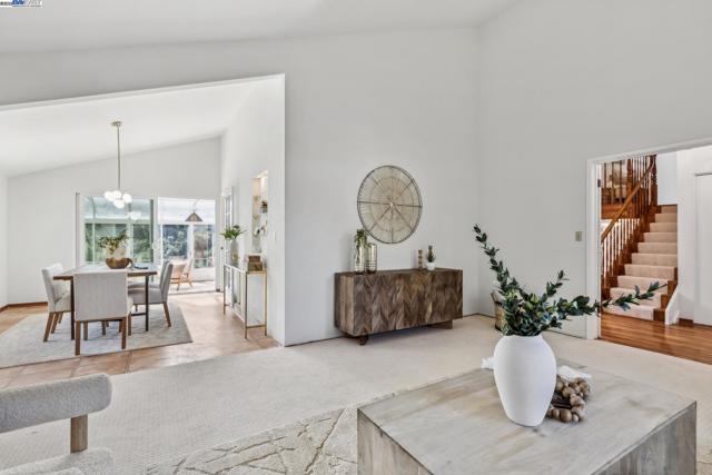 3483 Skyline Dr, Hayward CA: https://media.crmls.org/mediaz/e777b720-6b2f-4def-82af-06d473df1974.jpg