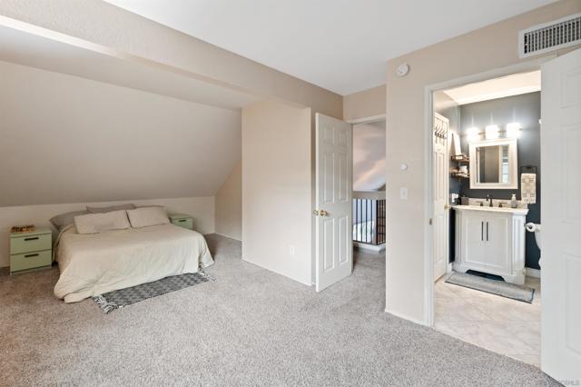 2714 Crownridge Ln, Spring Valley CA: https://media.crmls.org/mediaz/e777b840-e780-439d-b702-e5f05a411c1e.jpg