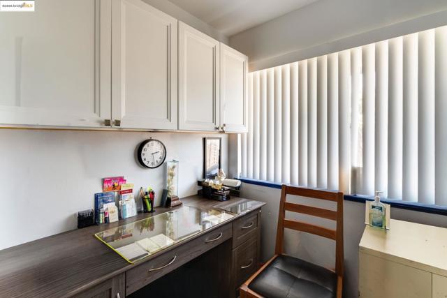 18905 Standish Ave, Hayward CA: https://media.crmls.org/mediaz/e7786fe1-aacf-42a3-902e-011925b0f24e.jpg