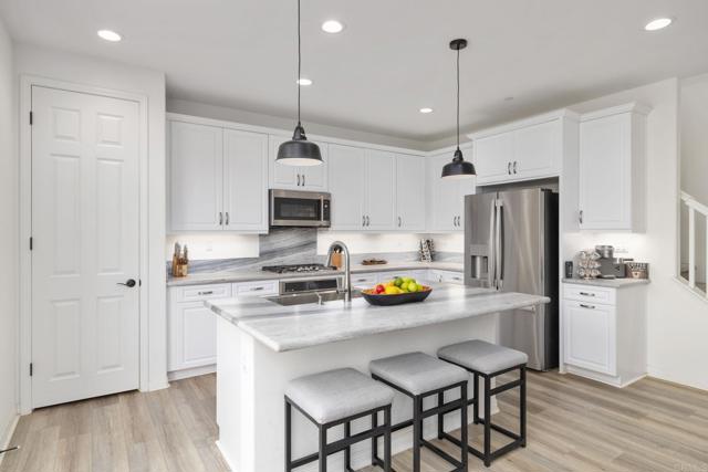 Image 2 of 27 For 27924 Barley Ct.