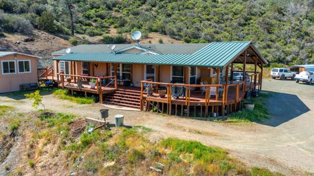 17997 Del Puerto Canyon Road, Patterson CA: https://media.crmls.org/mediaz/e779bce8-af8c-41ac-b50f-68c22f0266cc.jpg