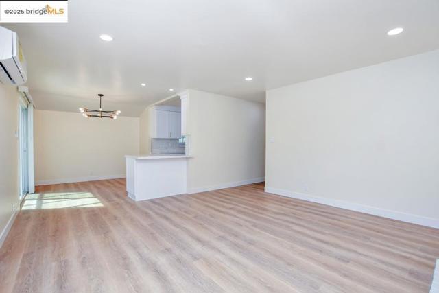 1660 Jenkinson Drive, Concord CA: https://media.crmls.org/mediaz/e77a61c7-7705-4750-8187-f4cc6511dc6a.jpg