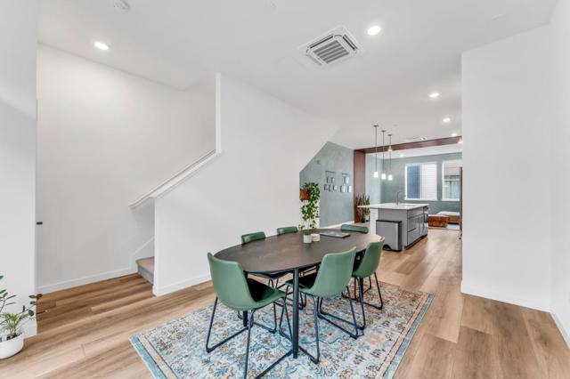 133 Waters Park Circle, San Mateo CA: https://media.crmls.org/mediaz/e77a7bf8-abf5-48bf-bb79-67509e1ad099.jpg