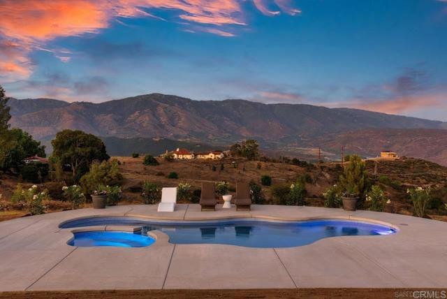 31223 Pauma Heights Road, Valley Center CA: https://media.crmls.org/mediaz/e77aceba-54d2-4890-8cde-9ca0d684218d.jpg