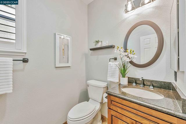 122 Claremont Crest Ct, San Ramon CA: https://media.crmls.org/mediaz/e77aeb27-d374-4e6b-bf9a-b11932c5ccfe.jpg