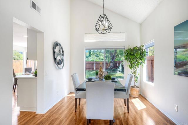 Detail Gallery Image 6 of 39 For 5349 Gooseberry Way, Oceanside,  CA 92057 - 3 Beds | 2/1 Baths