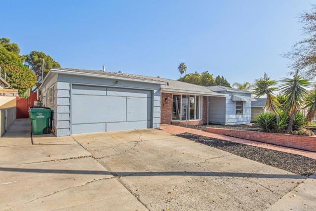 Detail Gallery Image 3 of 39 For 6114 Tarragona Dr, San Diego,  CA 92115 - 4 Beds | 2 Baths