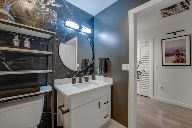 889 Date St, San Diego CA: https://media.crmls.org/mediaz/e77be689-8a8e-4235-b9ba-b54ae8f3e70c.jpg