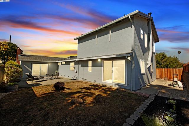 2560 Phelan Avenue, Hayward CA: https://media.crmls.org/mediaz/e77bfb87-3c9b-446a-9308-290c25d119b1.jpg