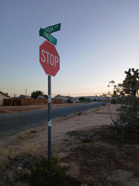 57752 Pimlico Street, Yucca Valley CA: https://media.crmls.org/mediaz/e77cd77c-78d2-461c-b2be-ef6d0e598184.jpg