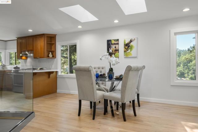 6537 Aitken Dr, Oakland CA: https://media.crmls.org/mediaz/e77cf12f-b136-4017-8d30-0cbbb7ba9a4a.jpg