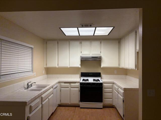 Detail Gallery Image 4 of 15 For 4736 Talmadge Rd, Moorpark,  CA 93021 - 3 Beds | 2 Baths