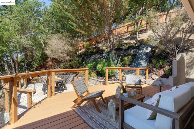 6330 Swainland Rd, Oakland CA: https://media.crmls.org/mediaz/e77d190d-9c22-4636-b7ac-a4757ed3387a.jpg
