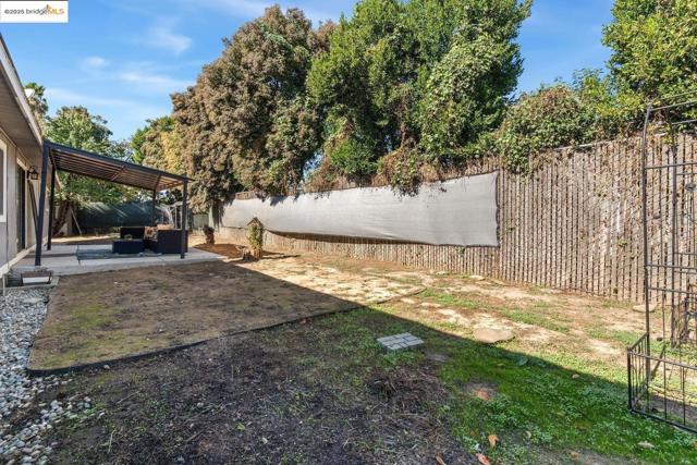 1311 Madison PL, Woodland CA: https://media.crmls.org/mediaz/e77d49e0-e105-45cb-a485-0bf448814242.jpg
