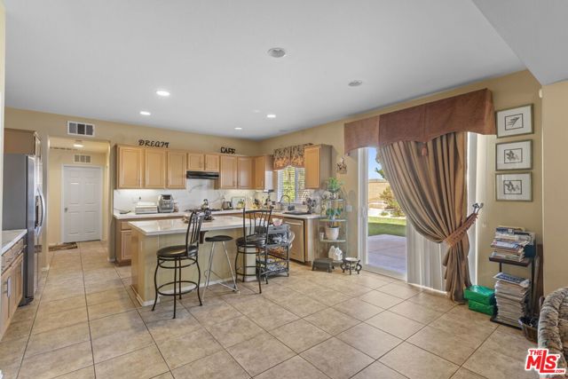 33716 Salvia Lane, Murrieta CA: https://media.crmls.org/mediaz/e77e0ba3-06f9-4338-b3c6-e79b4aeef443.jpg