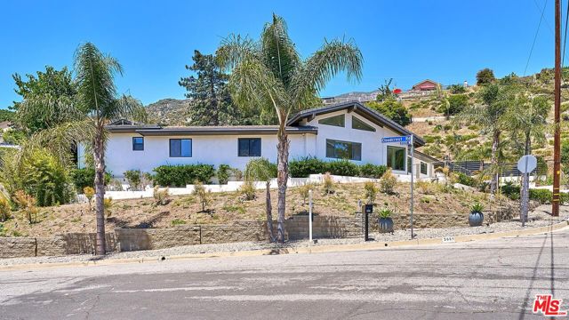 3001 Cloudcrest Road, La Crescenta CA: https://media.crmls.org/mediaz/e77e29cc-9285-4f0e-a171-af1b5ae69b9d.jpg