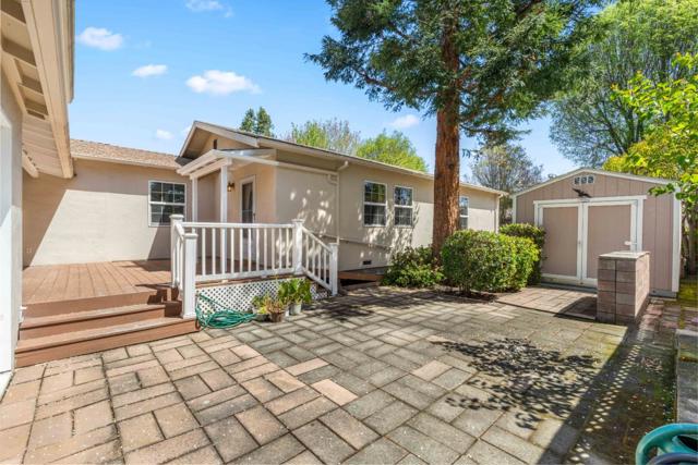 1116 17th Avenue, Redwood City CA: https://media.crmls.org/mediaz/e77e68ea-b9c1-4811-b9f8-66f514c90f24.jpg
