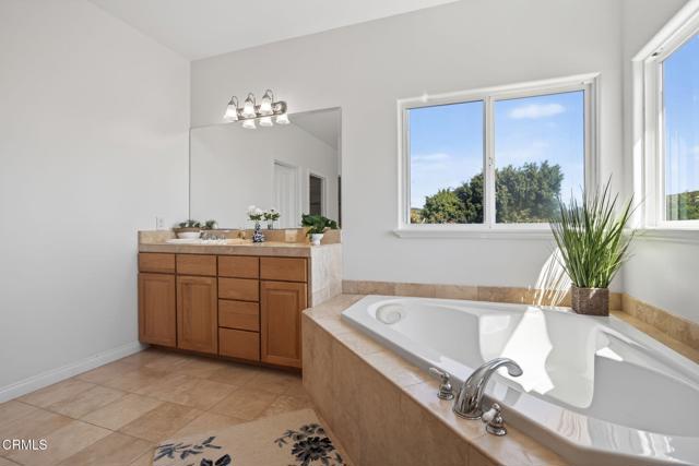 Detail Gallery Image 28 of 70 For 131 San Miguel Dr, Camarillo,  CA 93010 - 4 Beds | 2/1 Baths