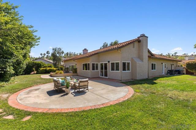 2084 Roberts Pl, Escondido CA: https://media.crmls.org/mediaz/e77f295b-5c14-48e7-ae3f-26de85046e14.jpg