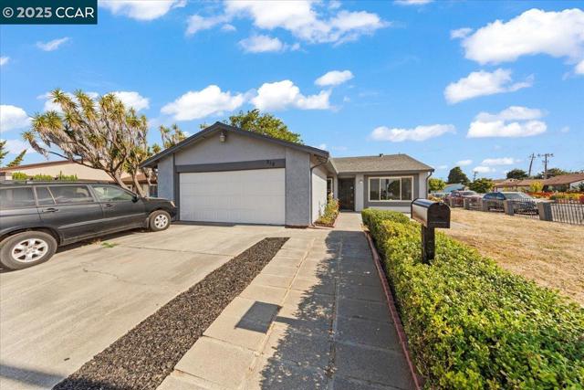 316 Meadows Dr, Vallejo CA: https://media.crmls.org/mediaz/e77f7e57-2890-46cc-898e-0d73197cfa4f.jpg