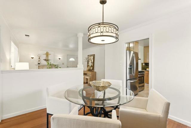 511 Marine View Avenue, Belmont CA: https://media.crmls.org/mediaz/e78050a8-5417-409c-b3c4-c6be02a74b5d.jpg