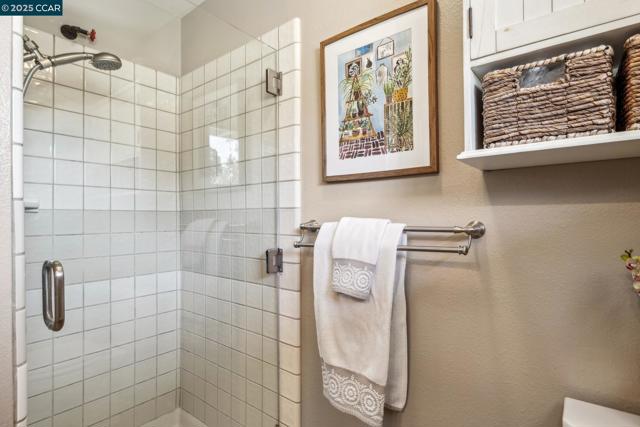 700 Golf Club Way, Pleasant Hill CA: https://media.crmls.org/mediaz/e7805be4-2532-4463-aa6e-430f3122c10d.jpg