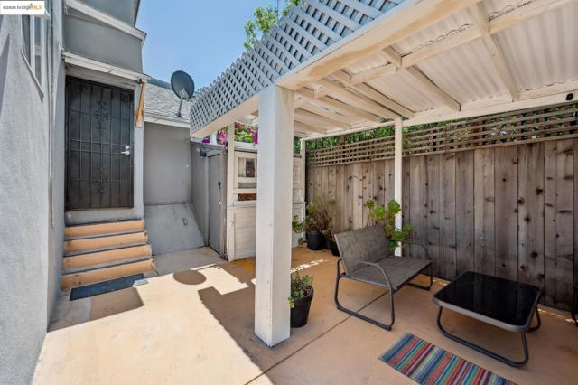 1063 32Nd St, Oakland CA: https://media.crmls.org/mediaz/e7824077-9f27-4c2a-ae6c-094bf344b4ff.jpg