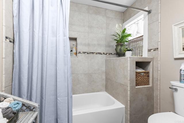 8420 Porter Hill Terrace, La Mesa CA: https://media.crmls.org/mediaz/e7824302-be8b-4f43-9f0f-c6dd3fede543.jpg