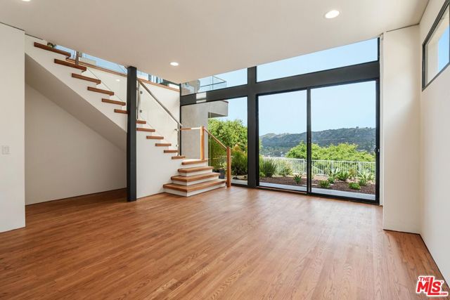 1325 Linda Rosa Avenue, Los Angeles CA: https://media.crmls.org/mediaz/e78285ce-8710-4310-bfb2-3b1594d3d23a.jpg